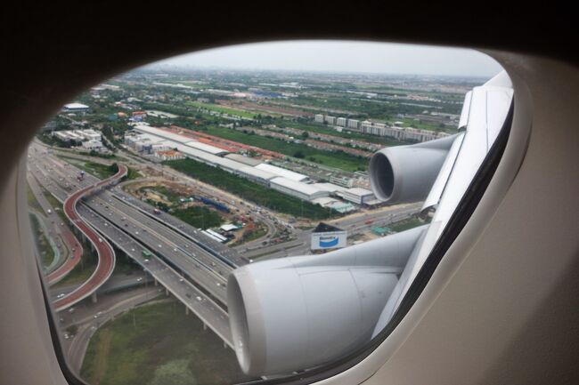 おとといも来たフランクフルト空港にもうすぐ着陸です。