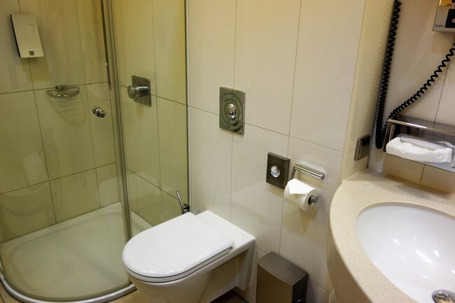 まあ、でも酒飲みは、ただ酒いただきシャワーも使って過ごせました。