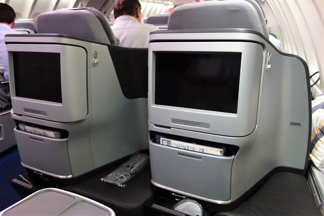 変更された航路なので通路側のリクエストが通じず窓側です。