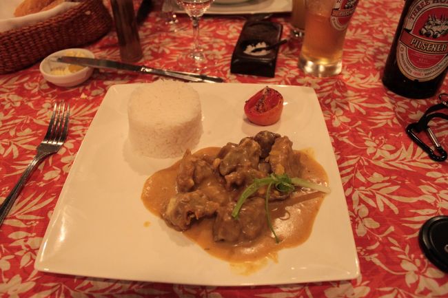 夕食はホテルのレストランで