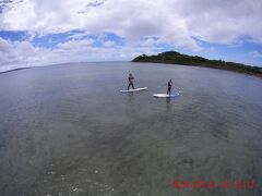 シュノーケル後、名蔵ヴィレッジ近くに車で移動します。

待望のＳＵＰ！
案外すんなり乗れたのは、指導がよかったからですよ！

終了後、冷え冷えのゲンキクールと手作りサーターアンダギーとってもおいしかったです。
たくさん気遣いありがとうございました！
