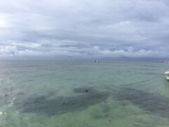 翌朝、白保です。
いろいろあって日の出ツアーはなくなり、シュノーケルからのスタート。

ISLAND BEACHさんにお世話になりました。

白保出身の方だそうで、とってもたのもしいです。

