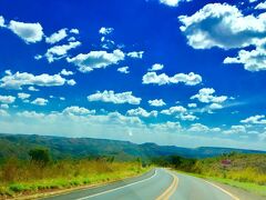 【ミナスジェライス州（ブラジル）の光景】

こ.....この空........