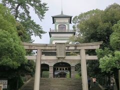 食後は金沢市内を散策。尾山神社をすり抜け、
