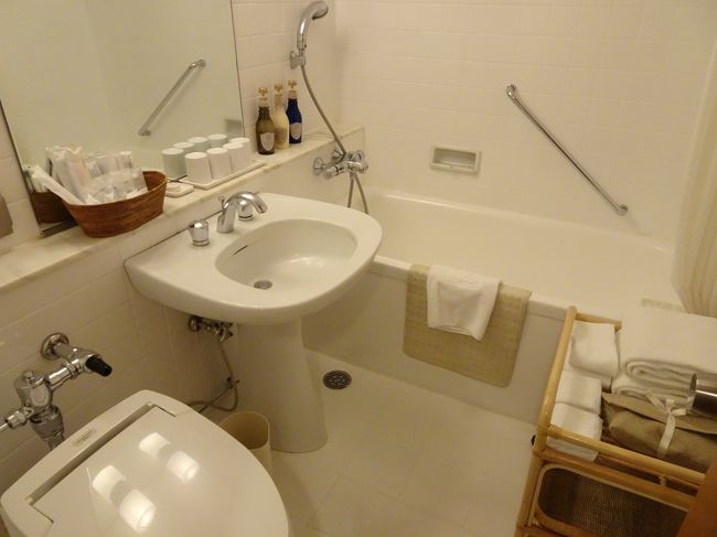 水回りはトイレとバスが一緒で、かなり古めかしいです。<br />歯磨きぐらいしか使いませんでしたが。