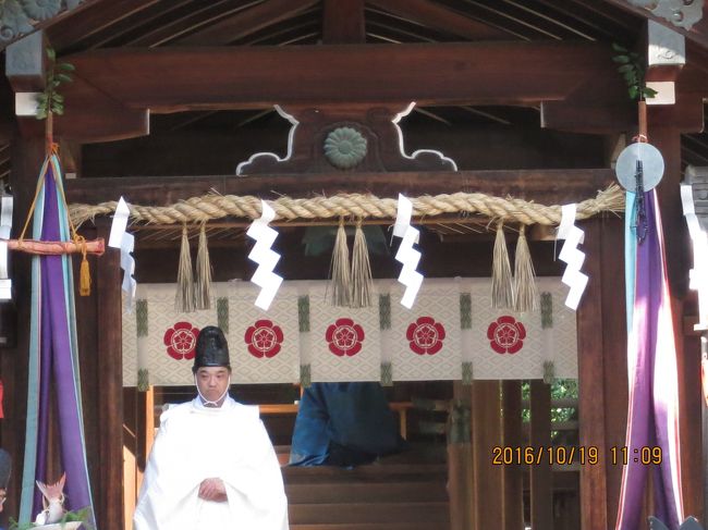 10:50金閣寺を出て<br /><br />バスで船岡山で降りました<br />建勲神社で船岡祭りがやっているので見に来ました<br />すでに人だかりでしばらく後ろから見てましたが<br />係員の人が前に誘導してくれました
