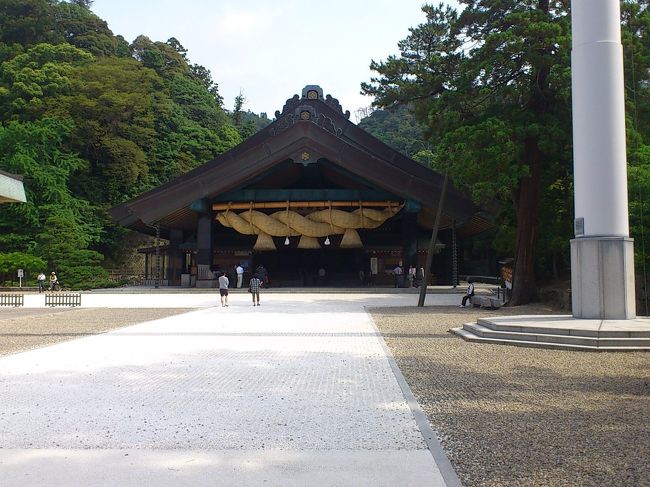 神楽殿に寄ってから、また時間があるので末社巡りへ。