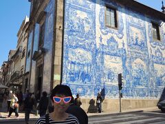 さ、再び街歩き再開。
こちらは、美しいアズレージョで有名なアルマス教会。