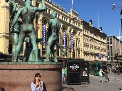 ストックマンそばにある「三人の鍛冶屋像」。
後ろのハードロックカフェは盛り上がっていました。
お約束なので立ち寄りました。

定番ですが、ガイドブックで観た景色が目の前にあるって
何だか嬉しい。