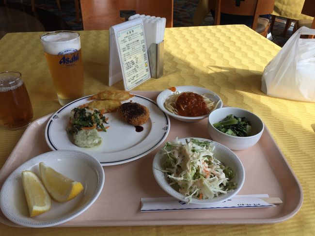 昼からはビールはご愛嬌。