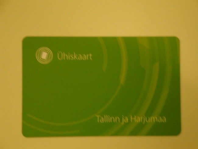 バスステーション内のキオスクで、ウヒスカールトを3日間利用のチャージをしてもらい、購入。1枚5ユーロで1枚につき2ユーロのデポジットが取られます。