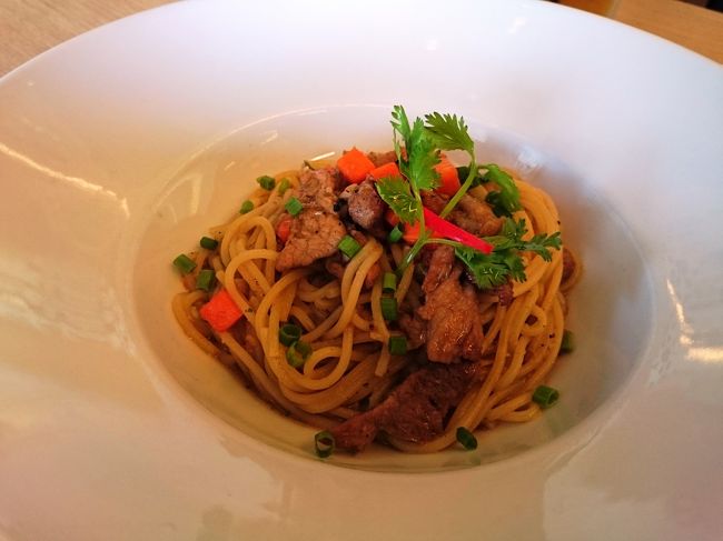 旦那ちゃん、商品名忘れたけど、、、、<br />豚コショウ炒めパスタ（笑）<br /><br />うん、家でも食べたい味！