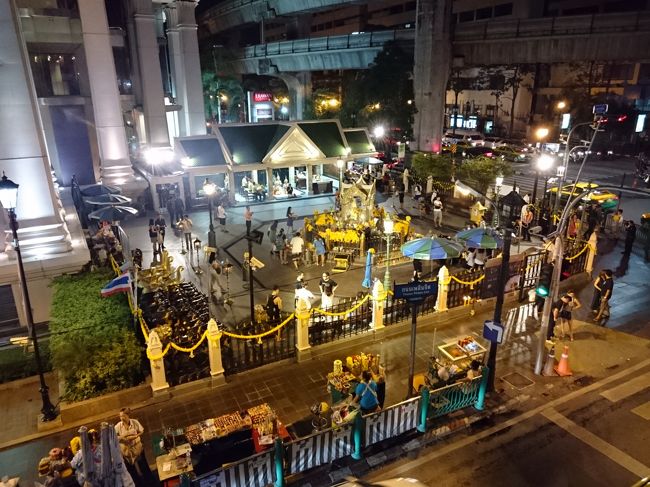 ちょうど１年前、ここで爆発テロが。<br /><br />