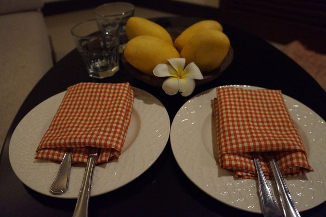 ウェルカムフルーツ<br />マンゴーが本当に美味しい。あまり好きではないと思ってたのですが美味しくて普通にぺろりと食べられました。<br />この他にも毎晩グッドナイトスイーツをくれます。