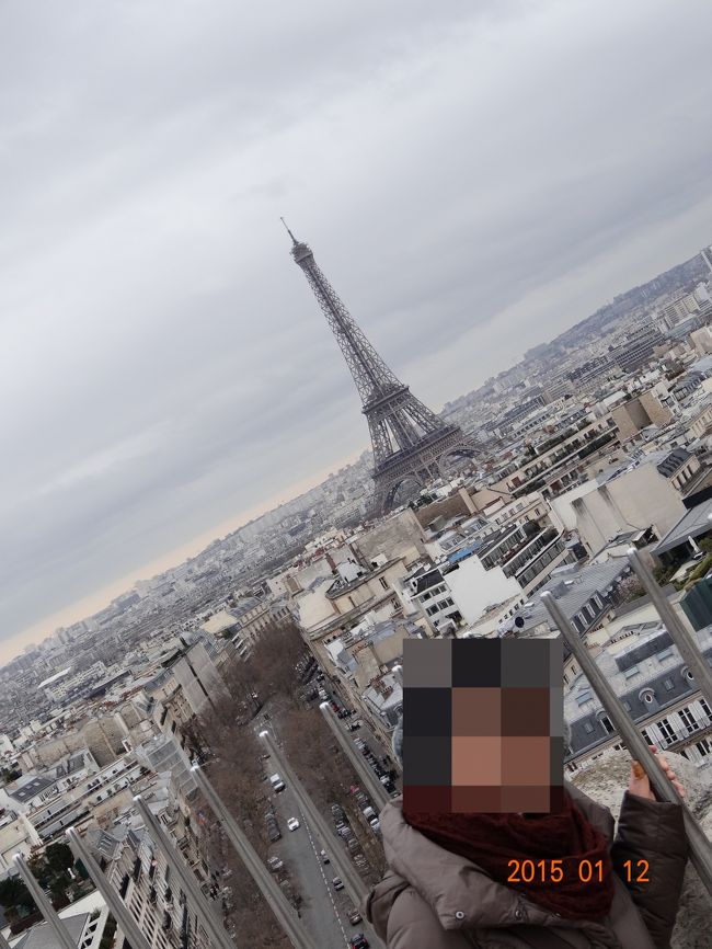 エッフェル塔と一緒に。