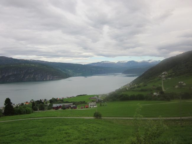 バスはだんだんと高度を上げていきます。