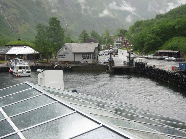 小雨の中、クドヴァンゲンを出港
