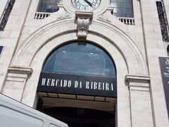カイス・ド・ソドレで下車して、リベイラ市場へ。