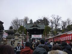 初詣の成田山新勝寺は毎年ランキングに載るほどの沢山の
参拝客が訪れます。