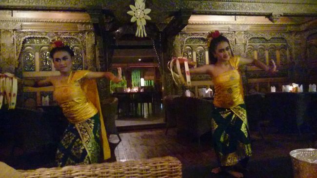 サンバルシュリンプ<br />どこのレストランでも、けっこうバリ舞踊を堪能できました(´▽｀)