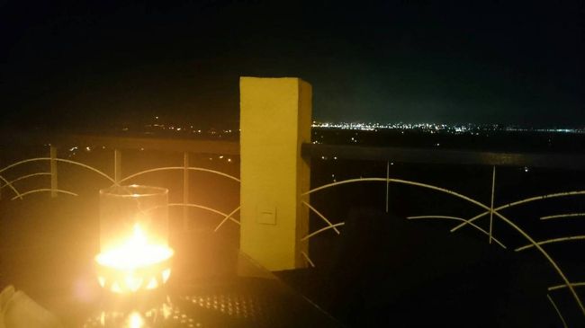 ジンバランの夜景を観ながら食事