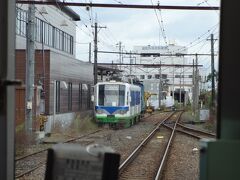１つめの駅、北府（きたご）駅構内。
福井鉄道の本社と車両工場がある。