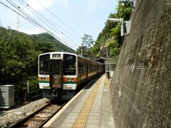 この列車で30分次の目的地田本駅に向かいました。


（次へ→　http://4travel.jp/travelogue/11193792　）
