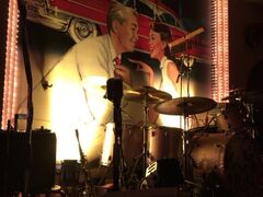 しかし、このまま帰るなんてもったいない。
今日は二次会はこちら、ナゴヤケントスで、ツイスト踊るぞ～～