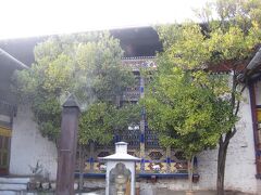 タクツァンでのちょっとした山登りの跡に訪れたのが７世紀にソンツェン・ガンポ王によって創建されたというブータン最古の寺院キチュ・ラカン