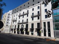 到着3日目の10月10日みゅう(ミキ・ツーリスト) ポルトガル主催の【夏季限定】5つ星デラックスホテル宿泊！コスタ・ノヴァ、ドウロ渓谷、モンサントも！ポルトガル2泊3日周遊観光ツアーに参加しました。参加者9名、大学名誉教授のような風貌の博識なガイドさんとポルトガル人運転手のこじんまりしたメンバーなのに大型バス1台と、余裕のあるツアーでした。