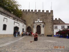 最初は城壁に囲まれた町、オビドスへ。