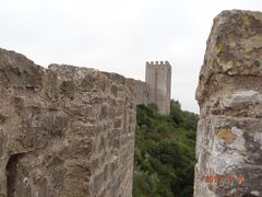 城壁に上ることもできます。