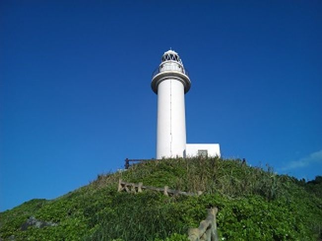 また南下して西へ。<br />御神崎灯台。