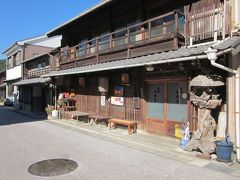 今も旅籠の雰囲気をかもしだす「玉田屋旅館」～、

江戸末期の幕末建造で、町の重伝建登録されているそうですが、今も普通に営業されているところが凄いことです。