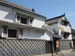 その漆喰が綺麗な海鼠壁の蔵です～。

日本の旧街道筋や城下の商家にはこのような立派な蔵がまだまだ残ってます。

