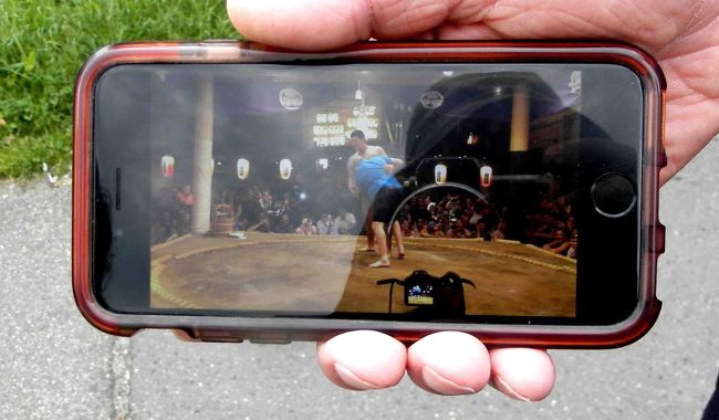 「東京の国技館で相撲のエキシビションに出たんだよ。<br />ほら、これがわしだよ。」<br />ってスマホの画面を見せてくれました。<br />