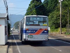 少々古い有川行きのバスに乗って２停留所、大浦教会前バス停で降りる。