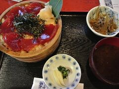 お参りをすませた後は、おはらい町でお昼ご飯を頂きます。
「すし久」さんにいきました。結構、ボリュームがあってお腹がいっぱいに。