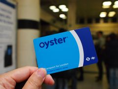 徒歩1分でEmbankment駅に到着。

まずは自動券売機でOyster cardを購入。
日本語案内もあってスムーズ。
ただ、クレジットカードを抜くタイミングをミスってしまい、もう一度最初からやり直すハメに。
