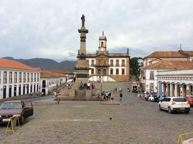 チラデンチス広場