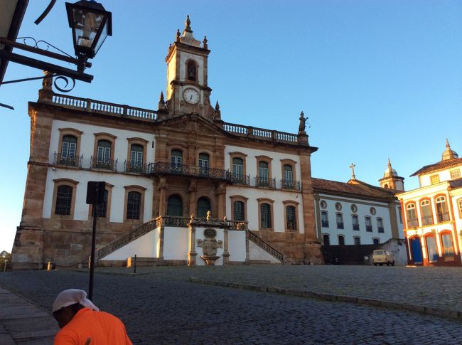 朝焼けのチラデンチス広場