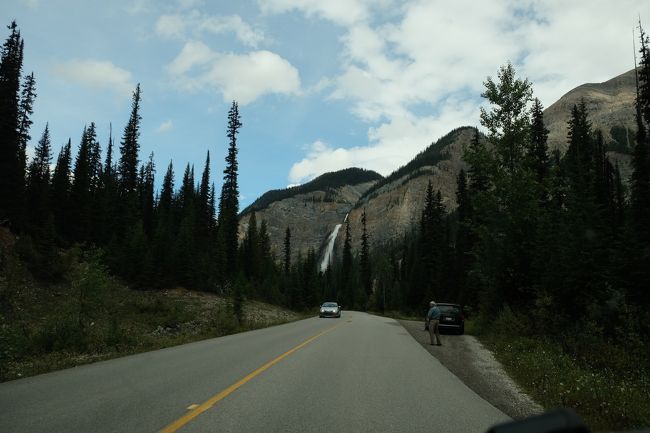 タカカウ滝が見えてきました。