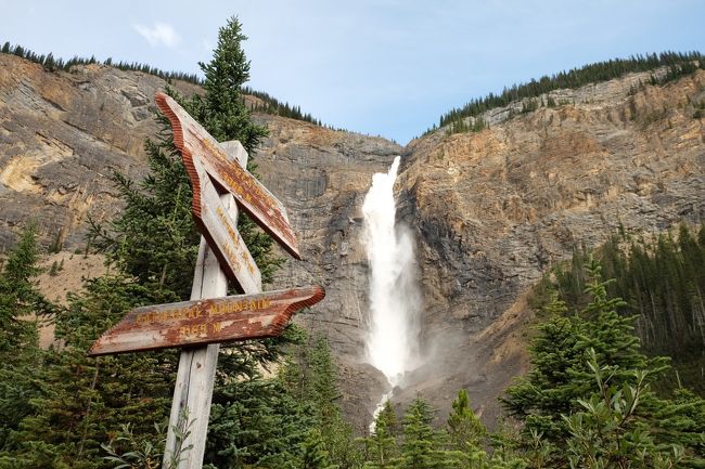じゃじゃ～ん<br />すごい水量です。<br /><br />カナダ最大級の380mの落差を誇る滝<br />「タカカウ」とはクリー族の言葉で「壮大な」という意味