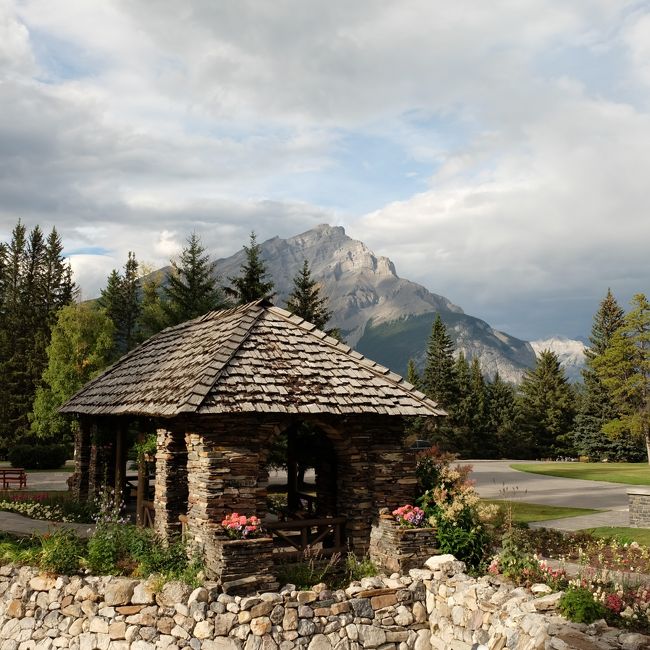 ロックガーデンあり、東屋があり、芝生の広場あり。<br />のんびりするにはうってつけの公園です。