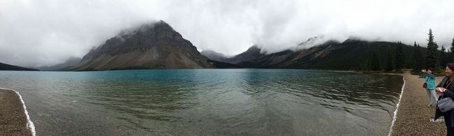 今日のツアーはコロンビア大氷原に行くツアーです。<br />雨が降っております･･･<br />無念です。