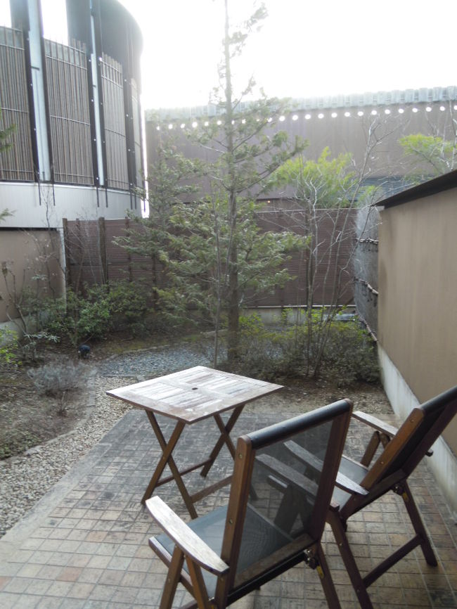 ランクの高い部屋だった為、テラス＆庭は良かった<br /><br />この雰囲気は★４<br /><br />
