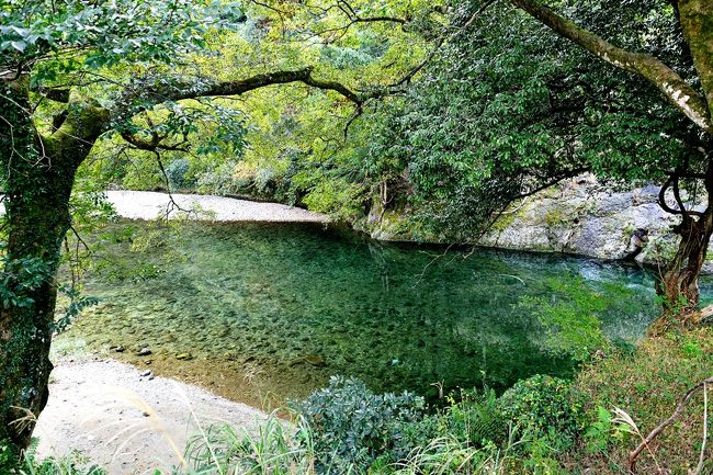 甌穴群までの清流