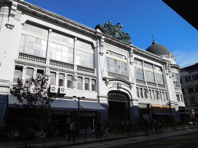 ボリャオン市場の入り口。<br />