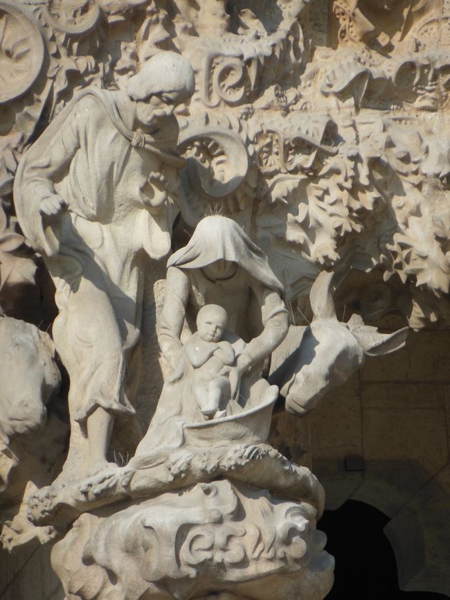 キリスト様が産湯をつかっているところでしょうか。<br /><br />