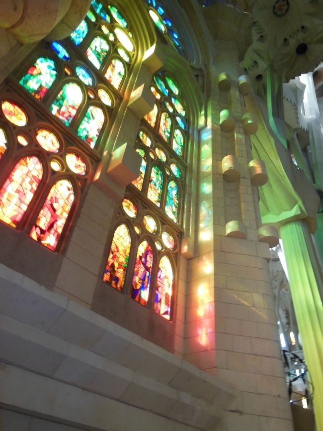 なんか、神々しいというか・・<br />柔らかいというか・・<br /><br />もしかしたら母の胎内にいた時って<br />こんな感じだったのかな～って思えるような・・・。<br /><br /><br />